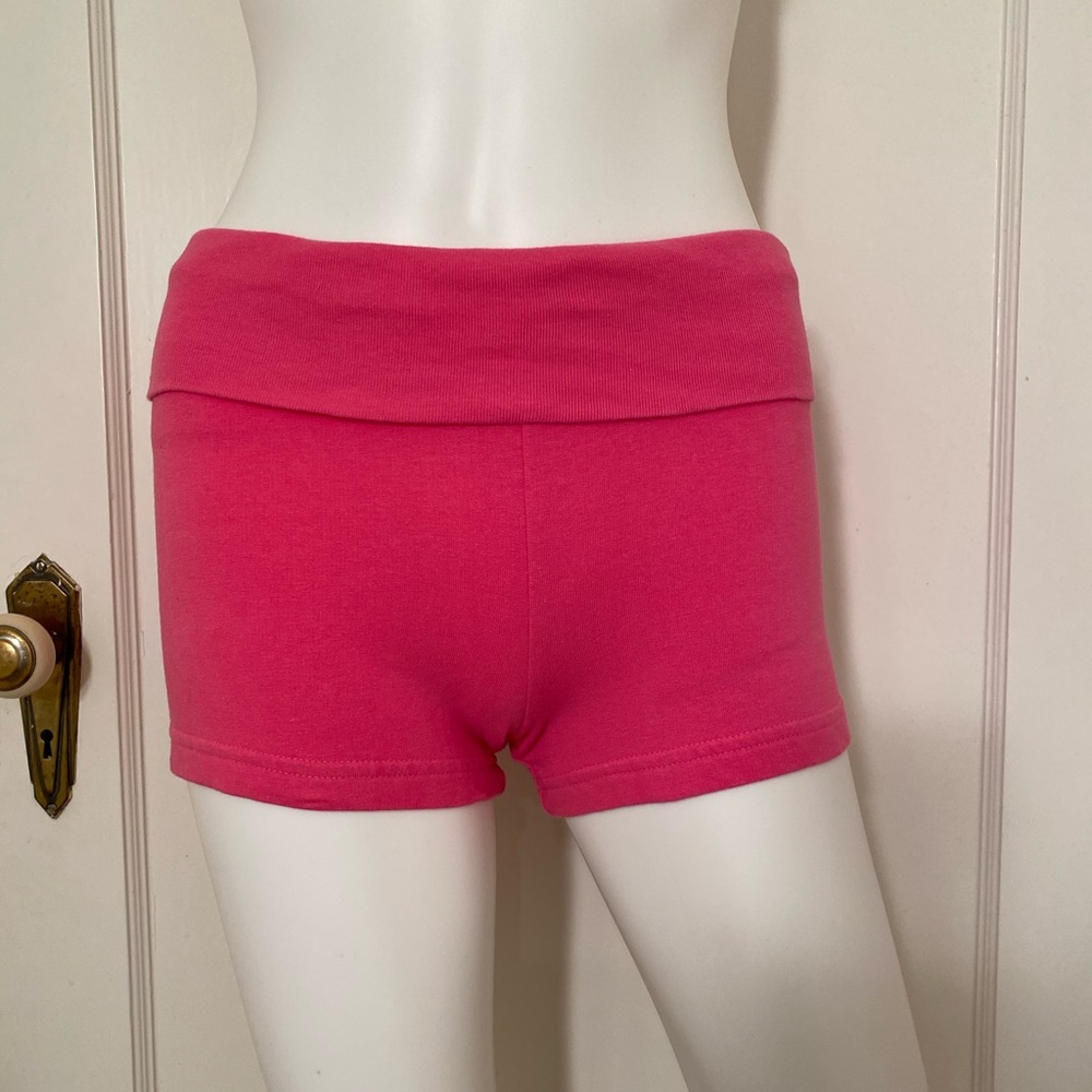 SHORT SHORTS - Picture 2 of 2